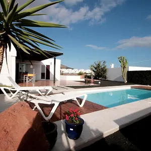 https://casa-natalie-playa-blanca-lanzarote.in-canary-islands.com